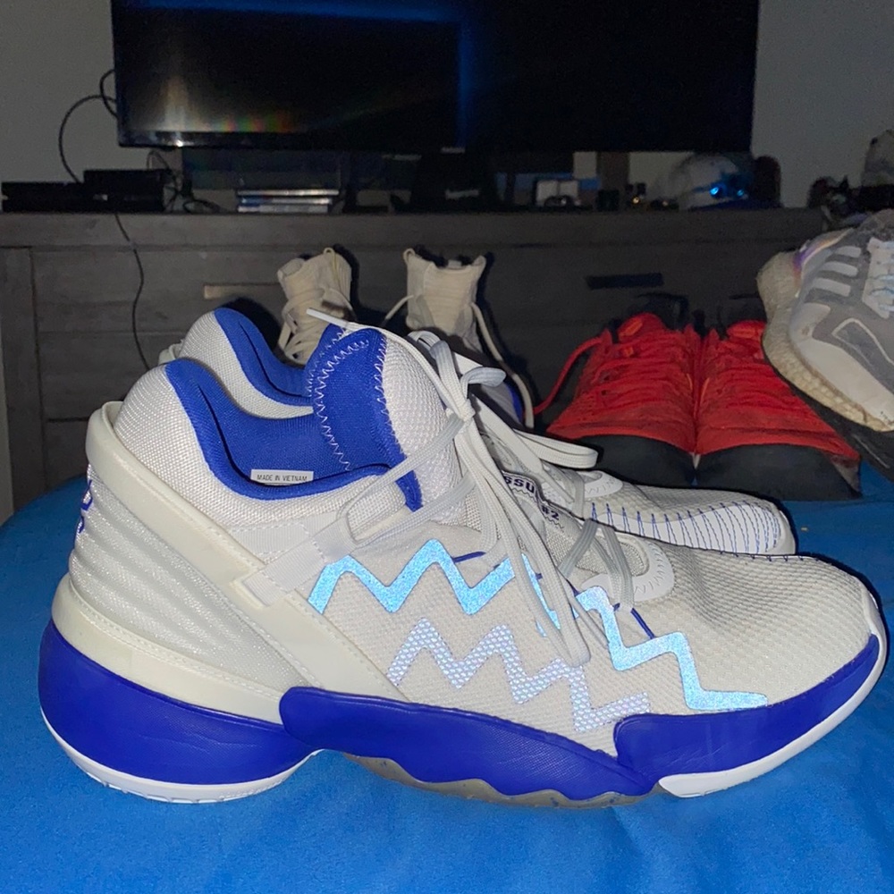 Adidas D.O.N. Issue #2 Basketball Shoes - Picture 1 of 3